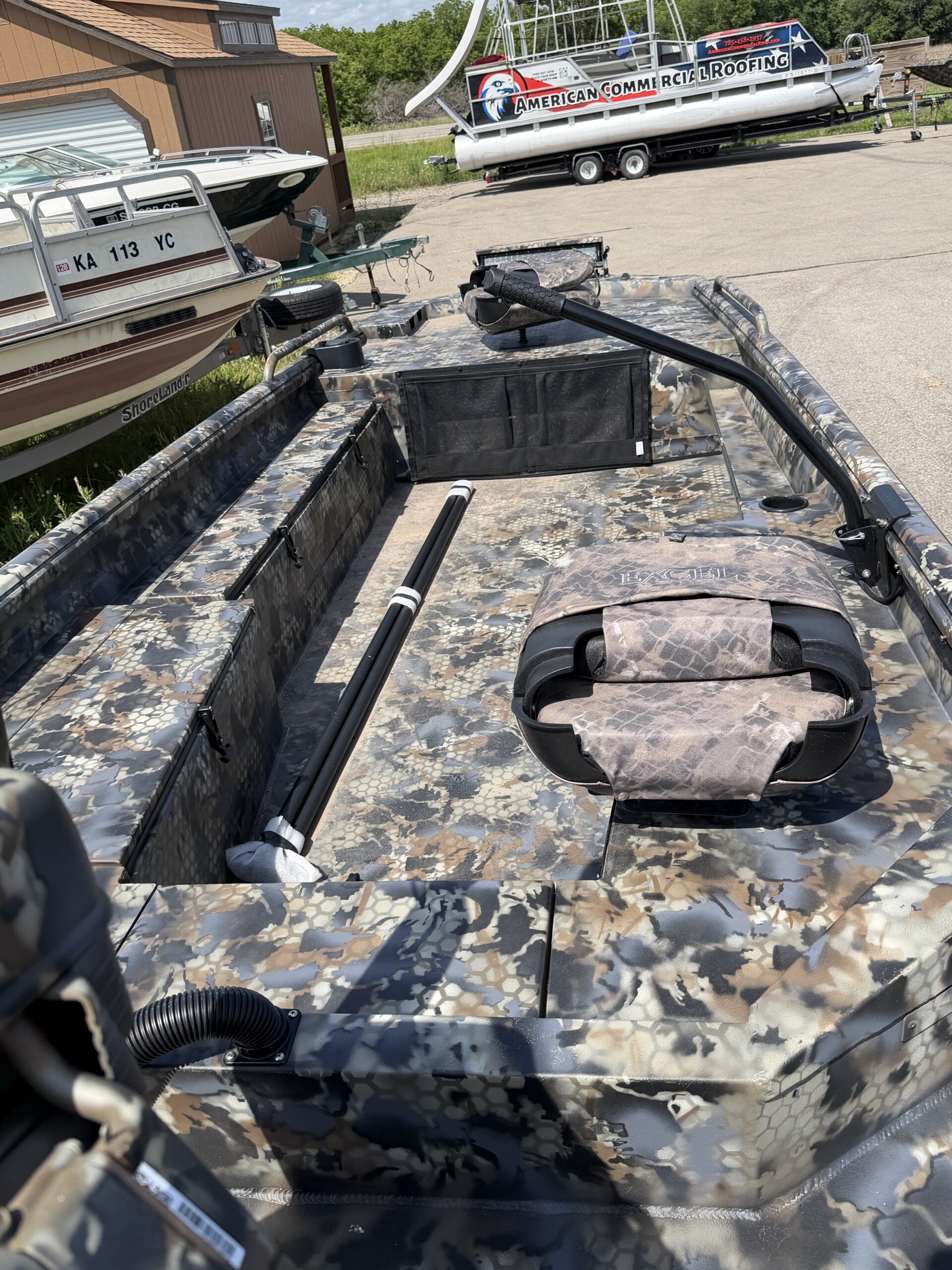 2026 1754 SHALLOW WATER V FRONT F4 .125 HULL W/ MUD BUDDY 4000R - Image 5