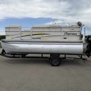 2008 18' Premier pontoon W/2022 60 HP Tohatsu outboard